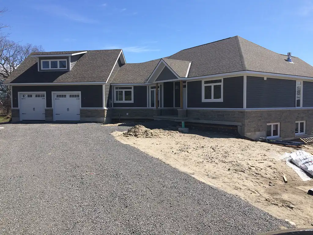 vinyl siding installation with exterior trim