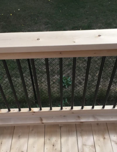 custom build cedar deck railing in st catharines